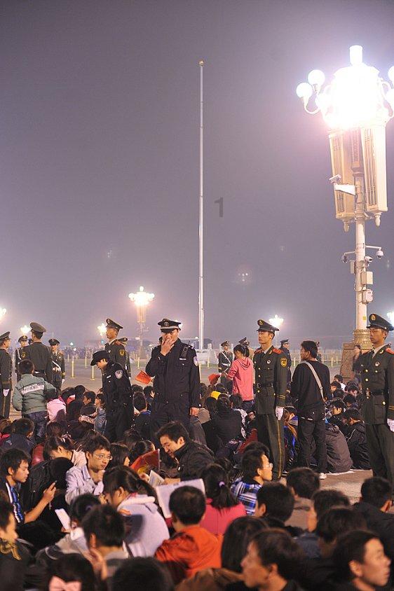飞机上乘客突发疾病 第一直博的厦大学生挺身而出